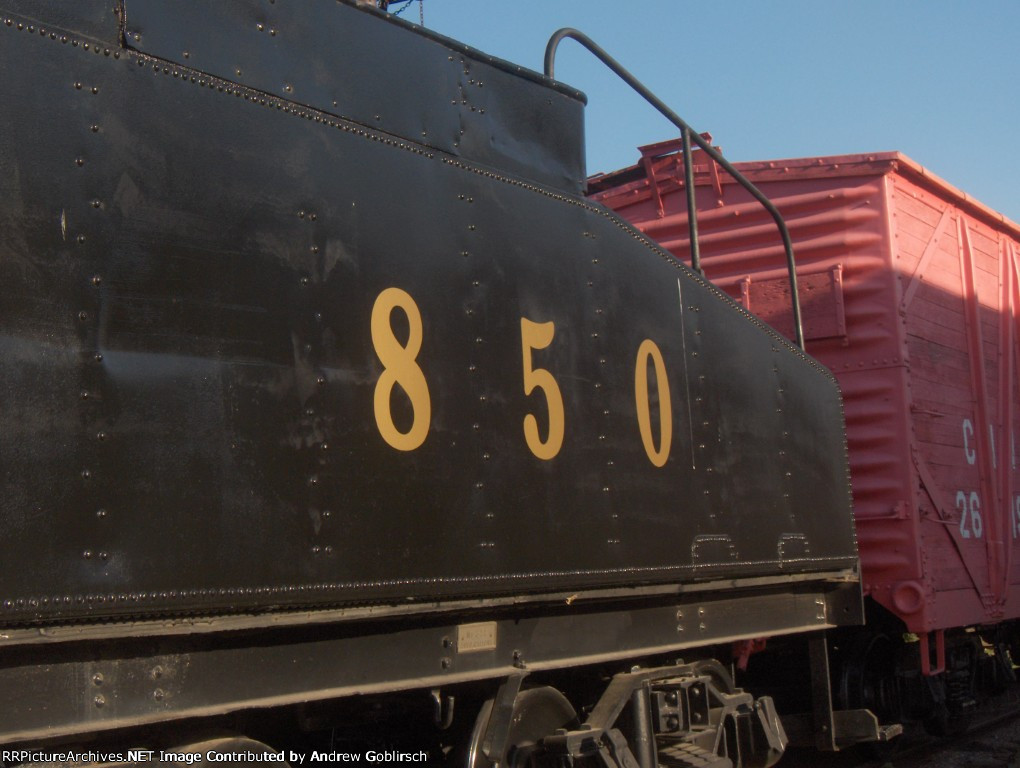 C&NWR 850 Tender